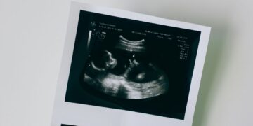 Bilionários correm para criar bebês projetados com algoritmos