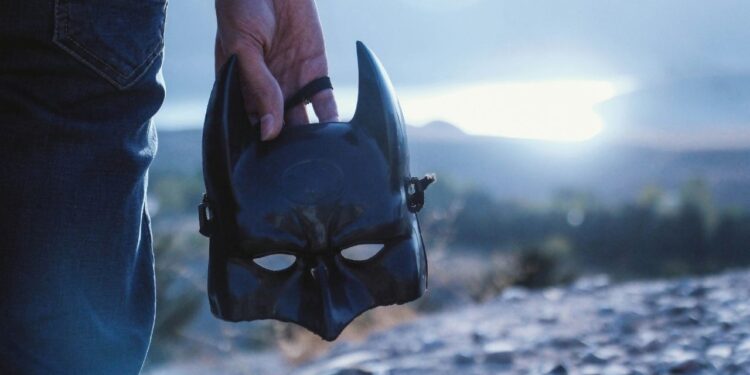 Estudo revela que presença do Batman ativa comportamento pró-social