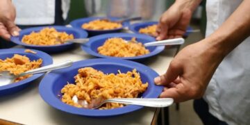 Banir alimentos ultraprocessados nas escolas pode reduzir obesidade em 13%