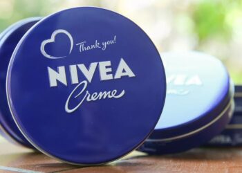 Novas pesquisas revelam desempenho real do Nivea lata azul na hidratação da pele