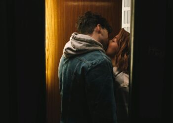 Em duas décadas brasileiros tiveram mudança drástica na vida sexual e os dados mostram