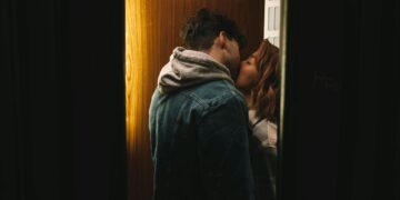 Em duas décadas brasileiros tiveram mudança drástica na vida sexual e os dados mostram