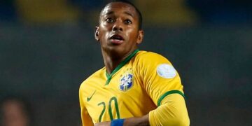 Robinho se beneficia de lei que troca o tempo da pena por leitura