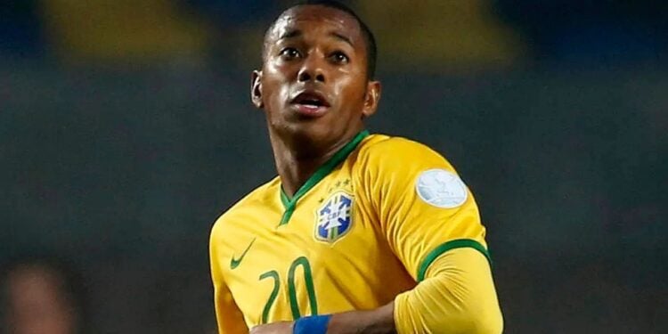 Robinho se beneficia de lei que troca o tempo da pena por leitura