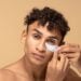 Tendência coreana invade cuidados com a pele masculina no Brasil