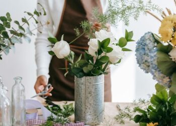 Estudos mostram que cultivar flores ajuda a saúde mental e foco