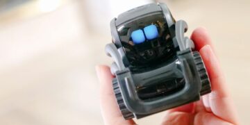Tecnologia nos brinquedos pode trazer perigo que ninguém imagina