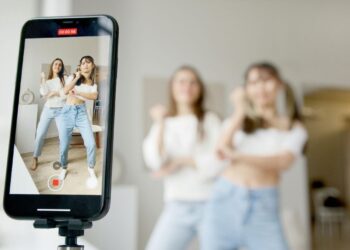 Nova lei dos influenciadores digitais muda regras da criação de conteúdo no Brasil
