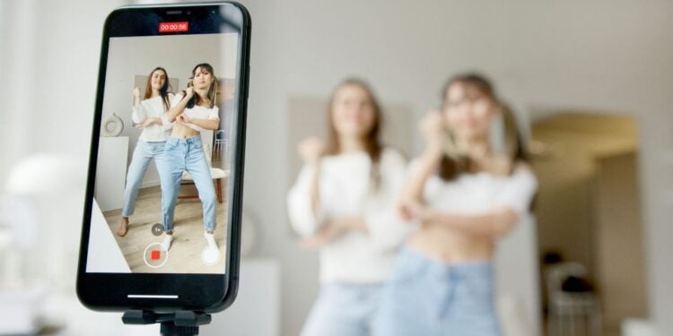 Nova lei dos influenciadores digitais muda regras da criação de conteúdo no Brasil