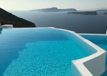 Nova forma de construir piscinas vai deixar o ambiente todo transformado