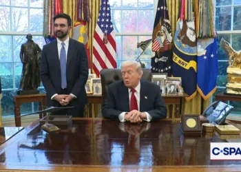 Mamdani chama Trump de fascista durante evento ao vivo com presidente ao lado - Imagem: Reprodução/C-SPAN