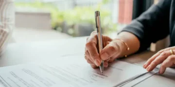 Mudanças trabalhistas põem férias, licenças e indenizações em risco em país