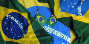 Deputado da “família imperial” propõe dividir o Brasil