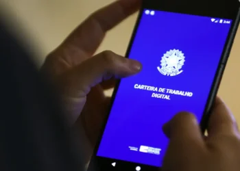 Jovem denuncia empresa por advertência por esperar 10 minutos para ir ao banheiro - Imagem: Marcelo Camargo/Agência Brasil