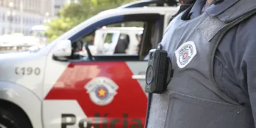 Policiais entram armados em escola após pai denunciar desenhos de orixás - Imagem: Rovena Rosa/Agência Brasil