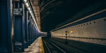 Jovem que perdeu braço e perna no metrô de Nova York tem decisão chocante da Justiça dos EUA - Imagem: Pixabay
