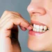 Roer as unhas - Reprodução/iStock