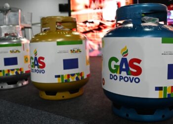 15 milhões de famílias vão receber botijão de gás sem pagar nada em 2026