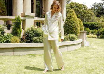 Casual ou exagero? Tendência do pijama para sair agita debates nas redes