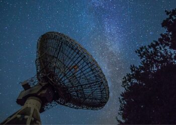 Terra emite som no espaço e cientistas registram áudio