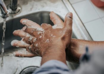 9 objetos que você deve lavar as mãos após tocá-los