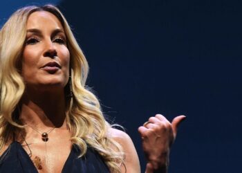 Cantora Claudia Leitte vira alvo do MP por suposta intolerância religiosa
