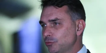 Flávio Bolsonaro se decepciona com pesquisa das eleições 2026 - Imagem: Lula Marques/Agência Brasil