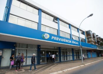 Golpe da Prova de Vida: INSS afirma que não faz ligações de convocações - Imagem: Marcelo Camargo/Agência Brasil