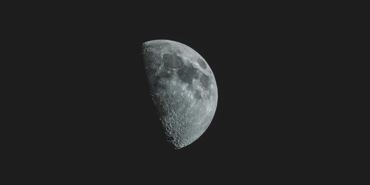 Descoberta de caverna na Lua é real e deixa cientistas impressionados - Imagem: Pixabay