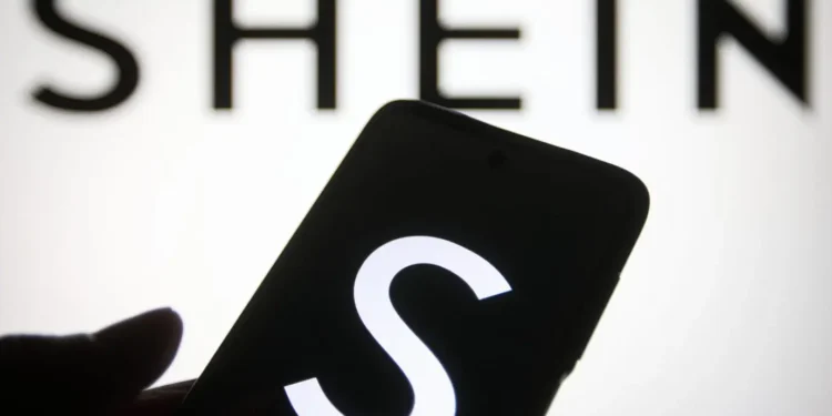 Justiça rejeita pedido de Arezzo contra Shein por réplica de peça - Imagem: Divulgação/Shein