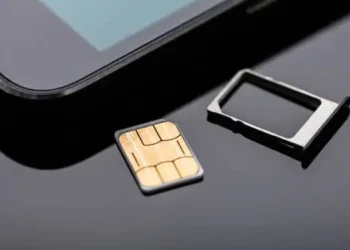 Instalar eSim é mais seguro que o chip físico? Especialistas respondem - Imagem: Reprodução/iStock
