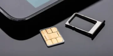 Instalar eSim é mais seguro que o chip físico? Especialistas respondem - Imagem: Reprodução/iStock