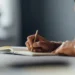 Escrevendo - Reprodução/iStock