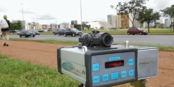 Entenda como serão os radares de velocidade média que estão em teste - Imagem: Agência Brasil