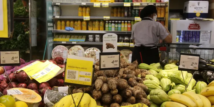 Trabalho de graça é oferecido por supermercado que acaba de chegar no Brasil - Imagem: Tânia Rêgo/Agência Brasil