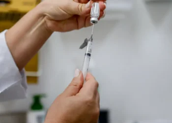 Vacina com dose única contra a dengue será finalmente distribuída no Brasil - Imagem: Paulo Pinto/Agência Brasil