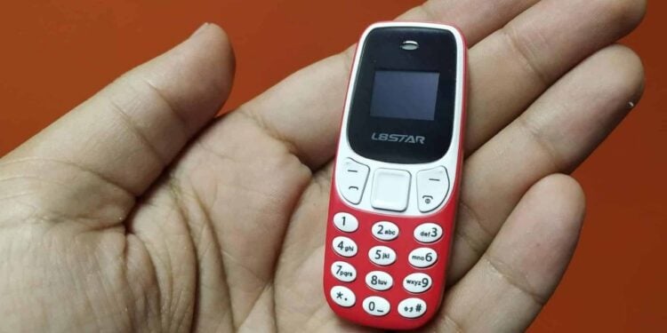 Anatel bane microcelulares e autoridades alertam para riscos à segurança