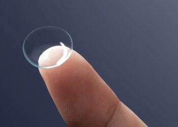 Alerta à saúde! Um parasita perigoso ameaça olhos de quem usa lentes de contato