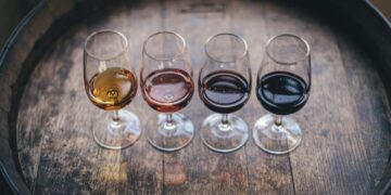 Paladar brasileiro muda e vinhos leves e espumantes ganham destaque