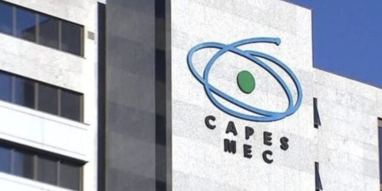 Publicação científica sem custo agora é possível: entenda o guia da Capes