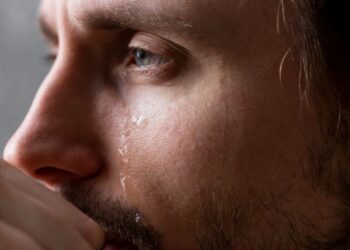 Ciência explica o motivo de apenas humanos terem capacidade de chorar