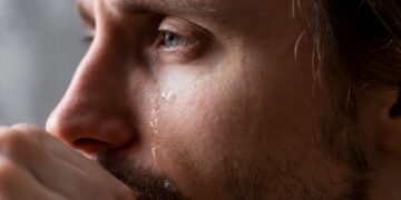 Ciência explica o motivo de apenas humanos terem capacidade de chorar