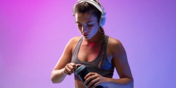 Creatina: o que muda para mulheres ao usar o suplemento