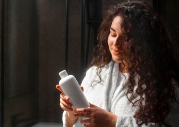 Febre no TikTok transforma hábitos de consumo de quem cuida dos cabelos