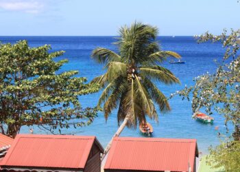 Moradores da ilha do Caribe são proibidos de entrar nas praias - Imagem: Pixabay