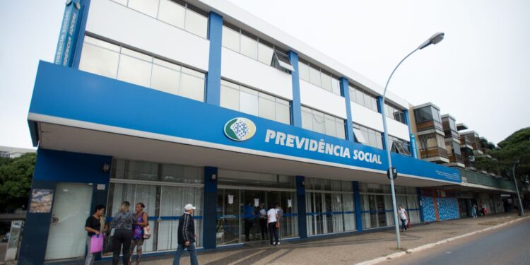 É verdade que o 13º salário do INSS será antecipado? Veja o que diz o governo - Imagem: Marcelo Camargo/Agência Brasil