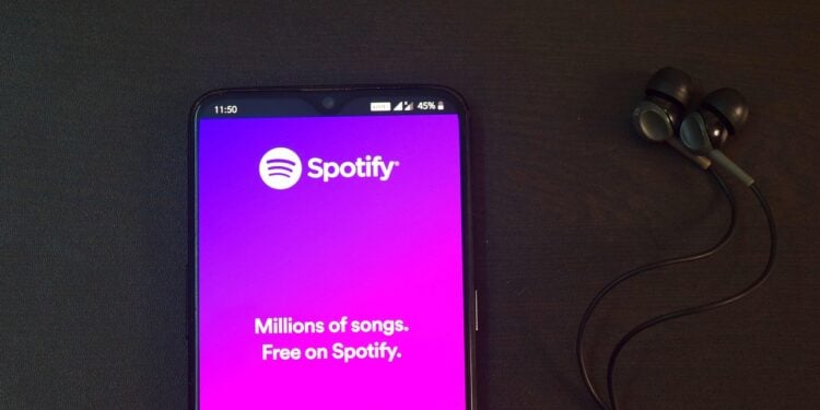 Spotify irrita usuários ao aprovar várias músicas feitas por IA - Imagem: Pixabay