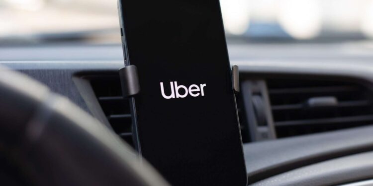 Uber anuncia lista de carros proibidos de serem cadastrados no app - Imagem: Divulgação/Uber