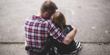 Psicologia revela o que significa quando alguém não quer abraços - Imagem: Pixabay