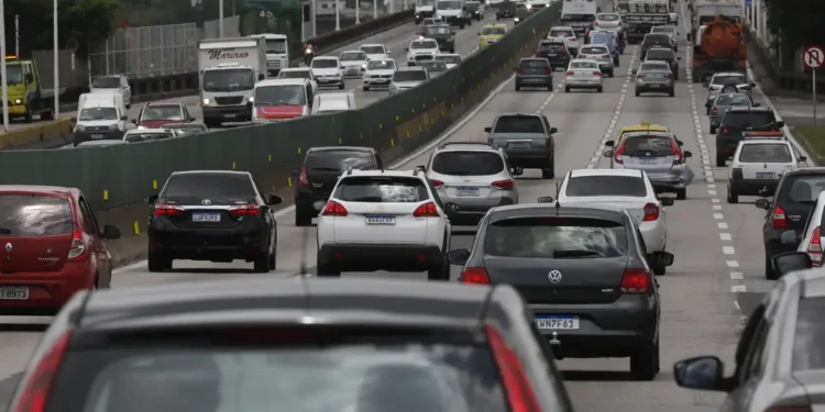 Como o preço dos aplicativos de corrida subiu 56% - Imagem: Fernando Frazão/Agência Brasil